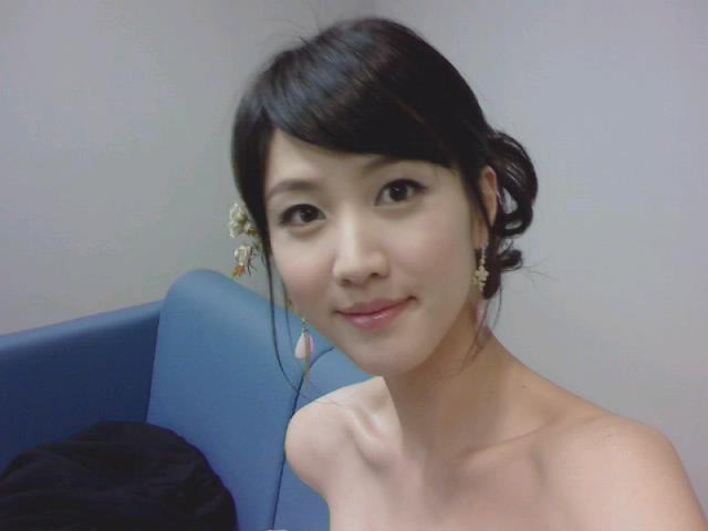  p>李秀景(         ),1982年3月13日出生于韩国,演员,毕业于 a