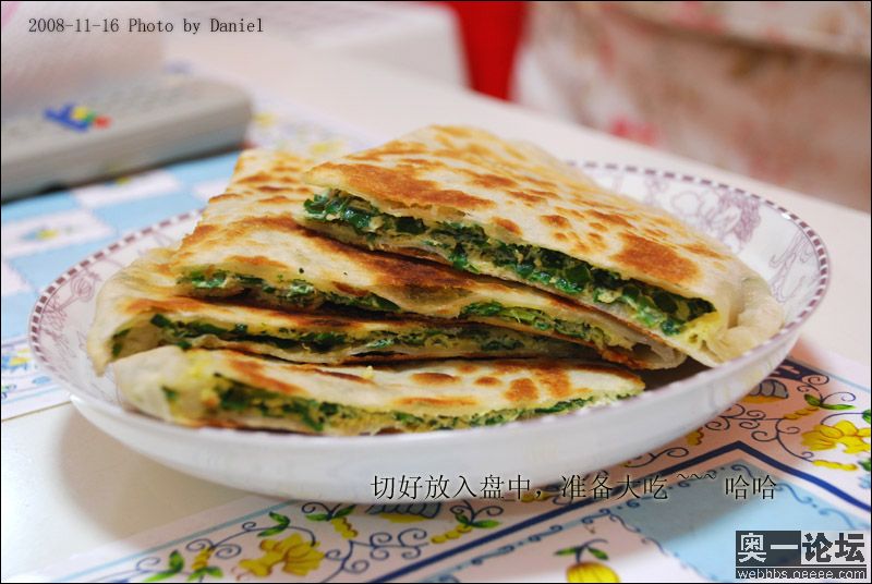  p>韭菜鸡蛋饼是一道由 a target="_blank" href="/item/鸡蛋/6405"