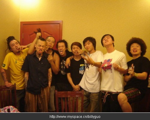  p data-id="go0hqdni81">夜叉乐队,中国内地乐队,由主唱胡松,吉他