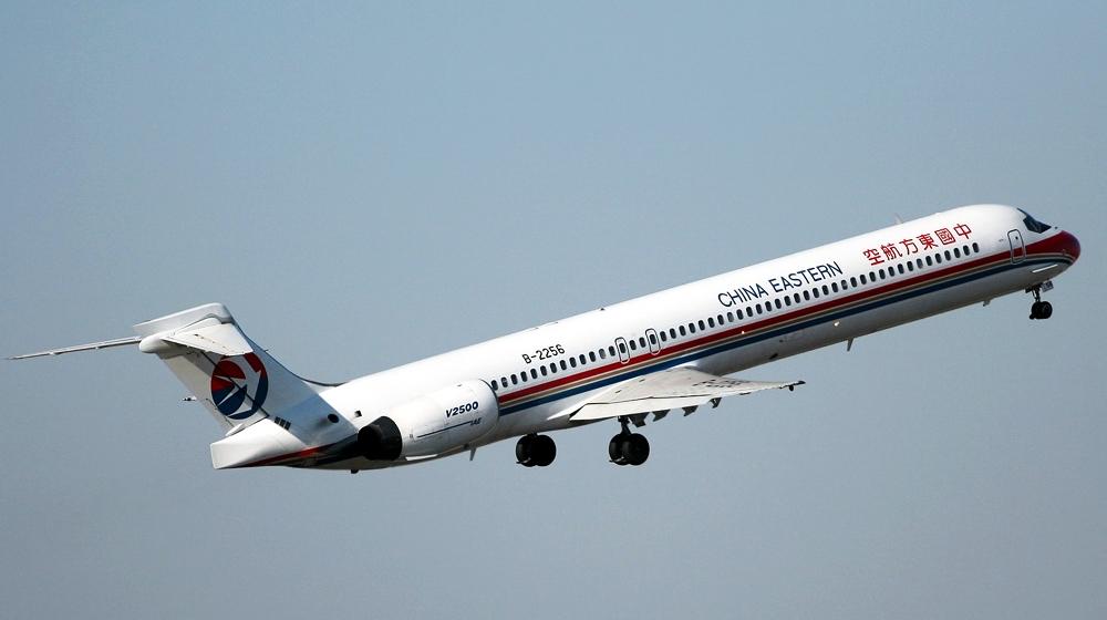  p>md-90是美国麦克唐纳·道格拉斯公司md-80的后继机型,机身作了加长