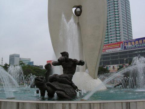  p>南珠魂北海城市标志,位于终年花团锦簇,芳草如茵的 a target="