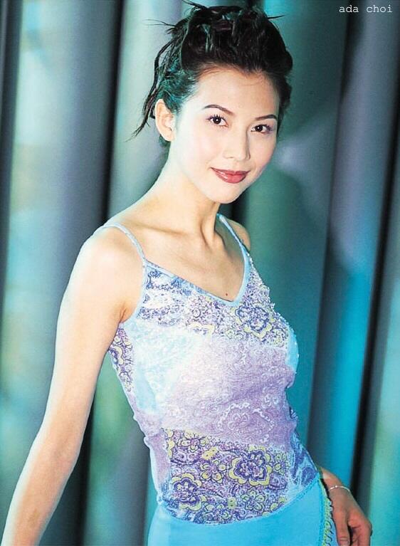  p>郑佳欣,1974年10月28日出生于北京,祖籍广东,毕业于北京电影学院