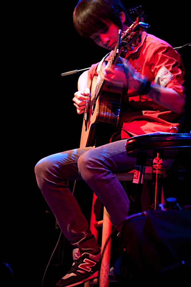  p>郑成河(1996年9月2日),原名郑晟河(2013年12月28日经纪人微博纠正)