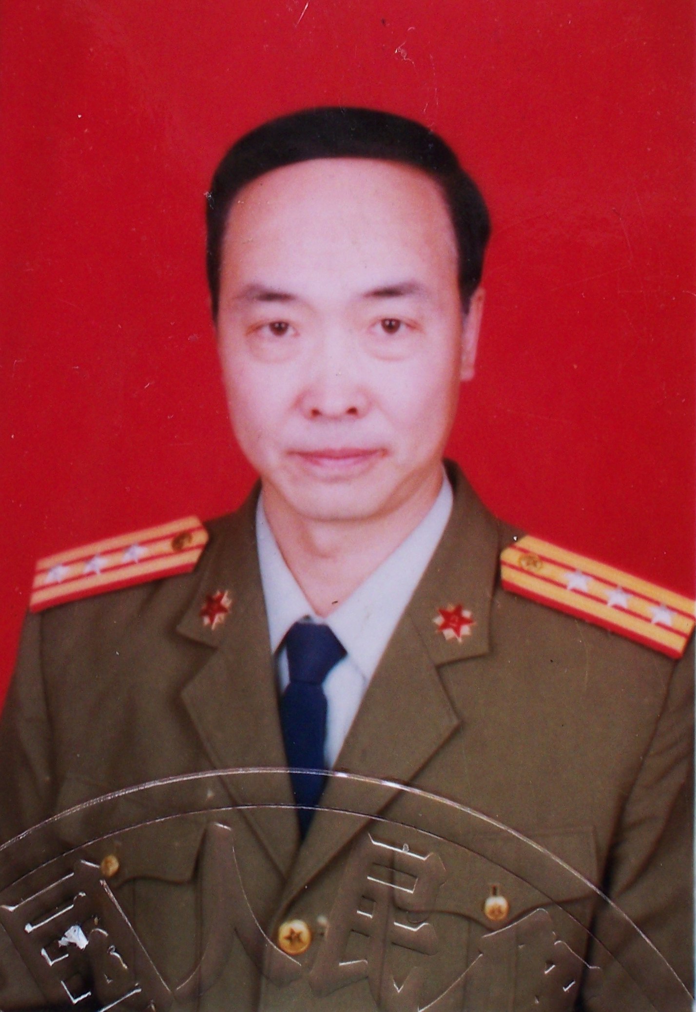  p>刘武荣,1955年1月生,内蒙古卓资县人,1974年12月1日入伍.