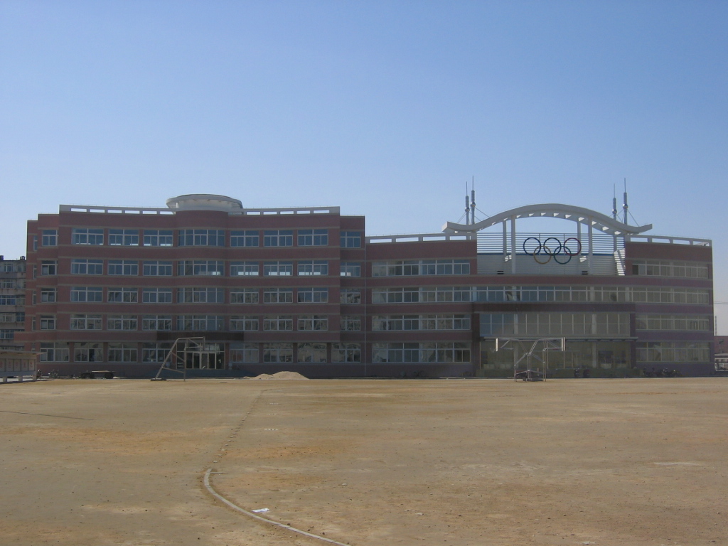 省 /a>示范高中,辽宁省级特色学校,东港市第三中学是一所普通高级中学