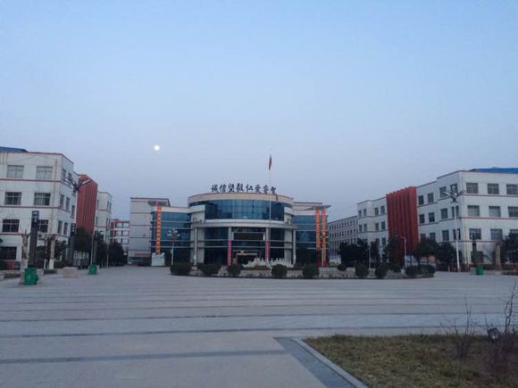  p data-id="gnhenfcceb">商丘华侨良浩高级中学(原商丘市第二高级