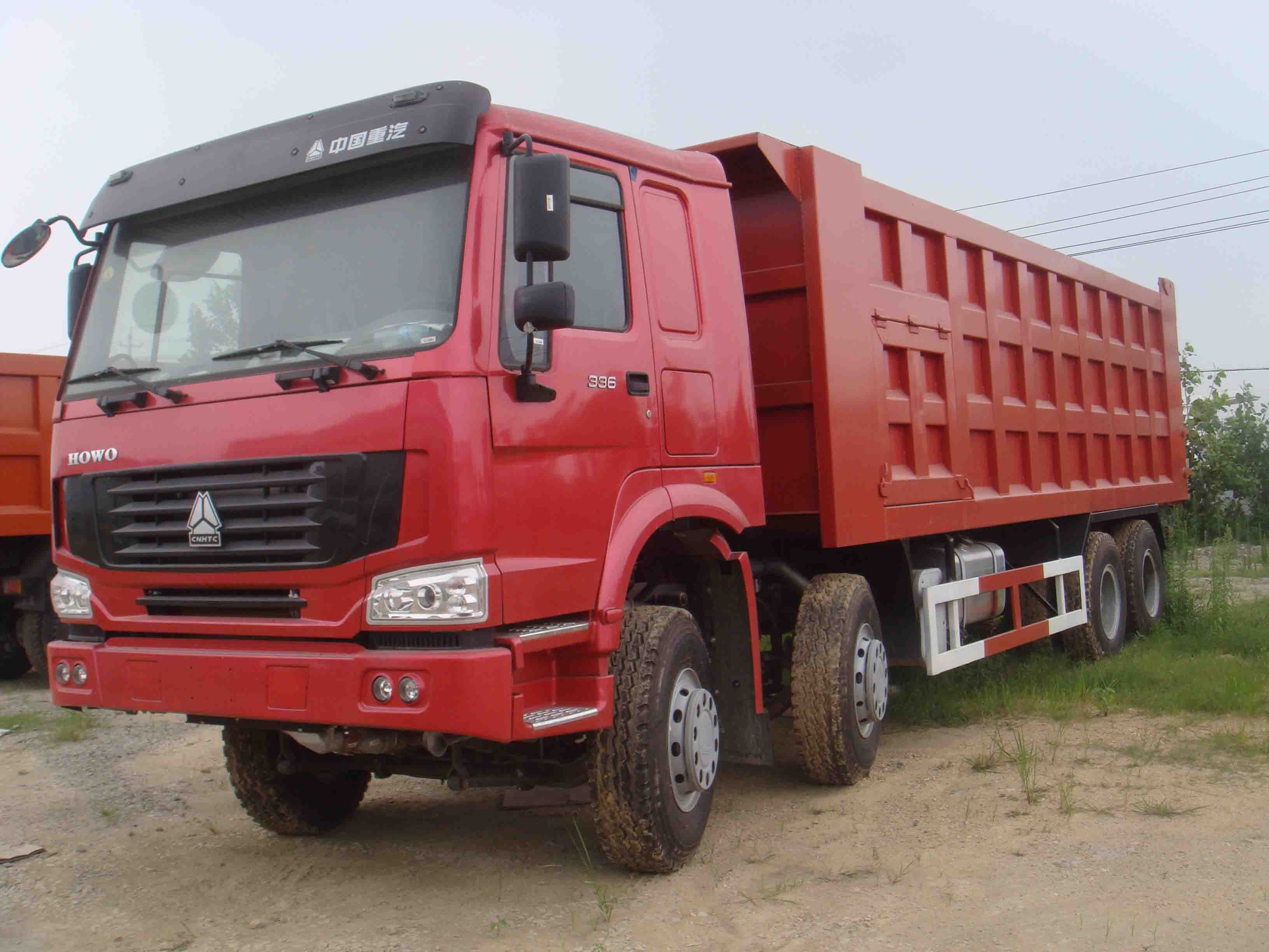 前四后八自卸车