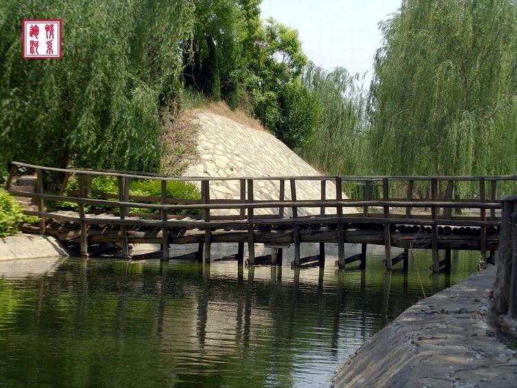  p>葡香园位于临清市市区东部,温泉路东首北侧,建于2001年,占地面积20