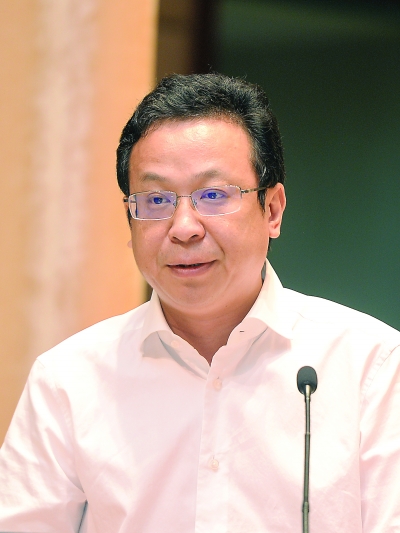  p>雷鸣,男,现任汉正街控股集团董事长,党委书记,武汉108名"狮子型"