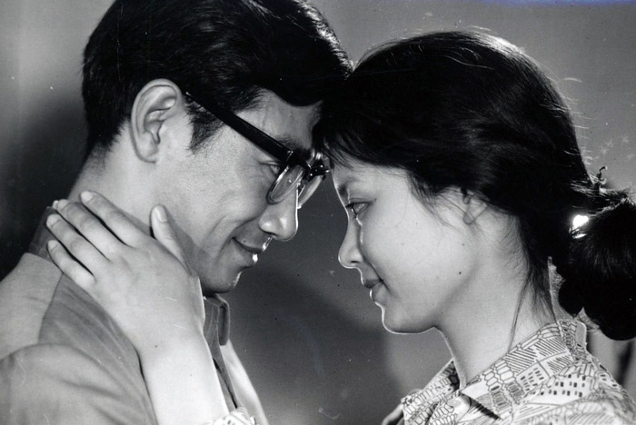  p>《苦恼人的笑》是 a target="_blank" href="/item/杨延晋/8871497