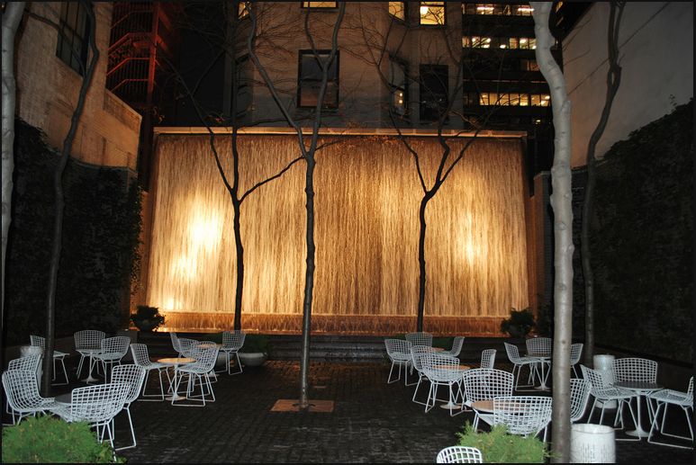  p data-id="gnzl58gi4e">佩雷(paley park)公园位于美国纽约53号大街