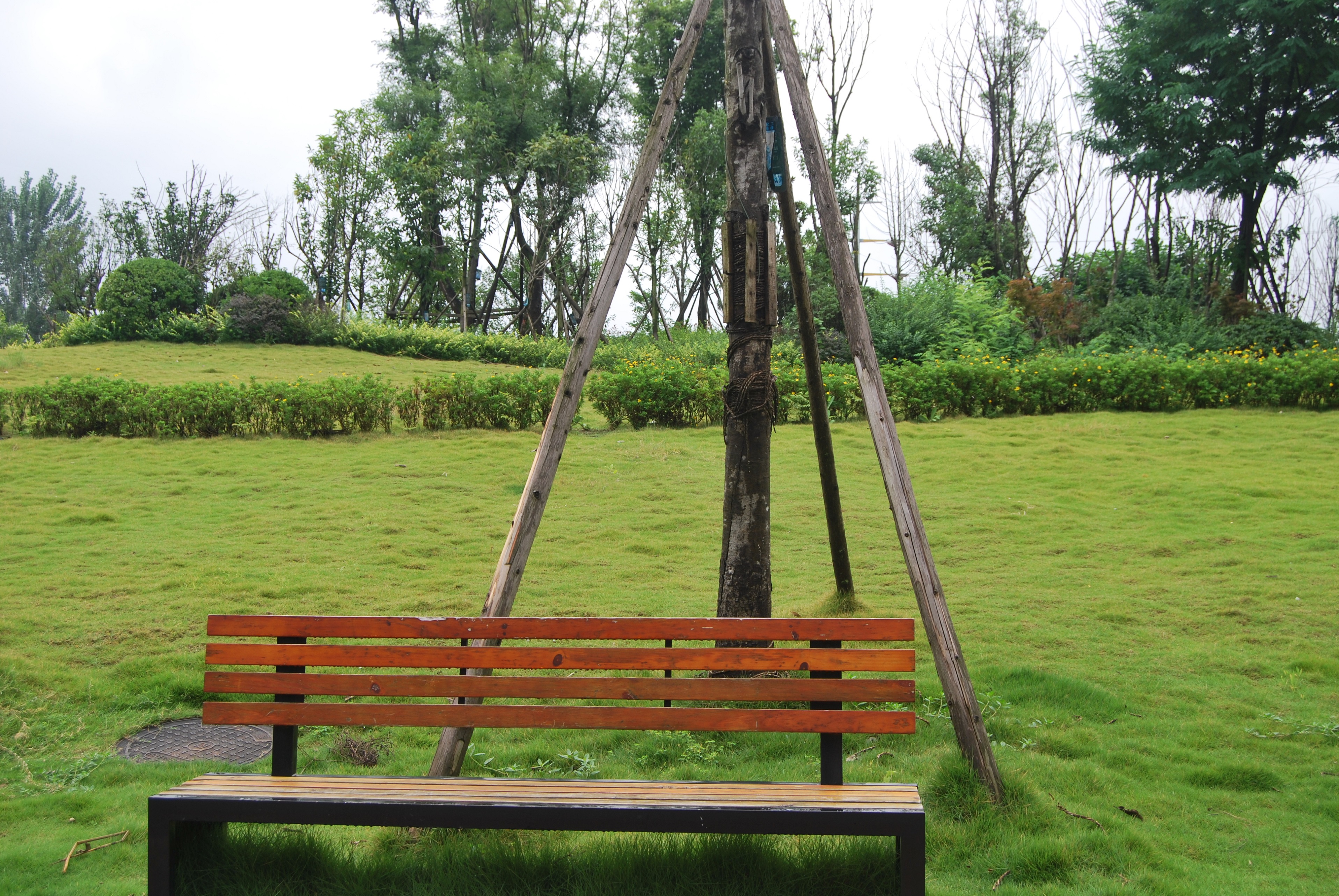  p>海滨公园位于成都市北三环与东三环之间,成绵高速之上,总占地面积