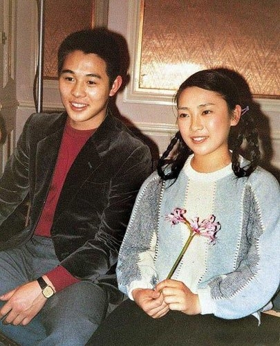  p data-id="gnsziunrnb">黄秋燕,1961年出生,美国籍华裔女演员,武术