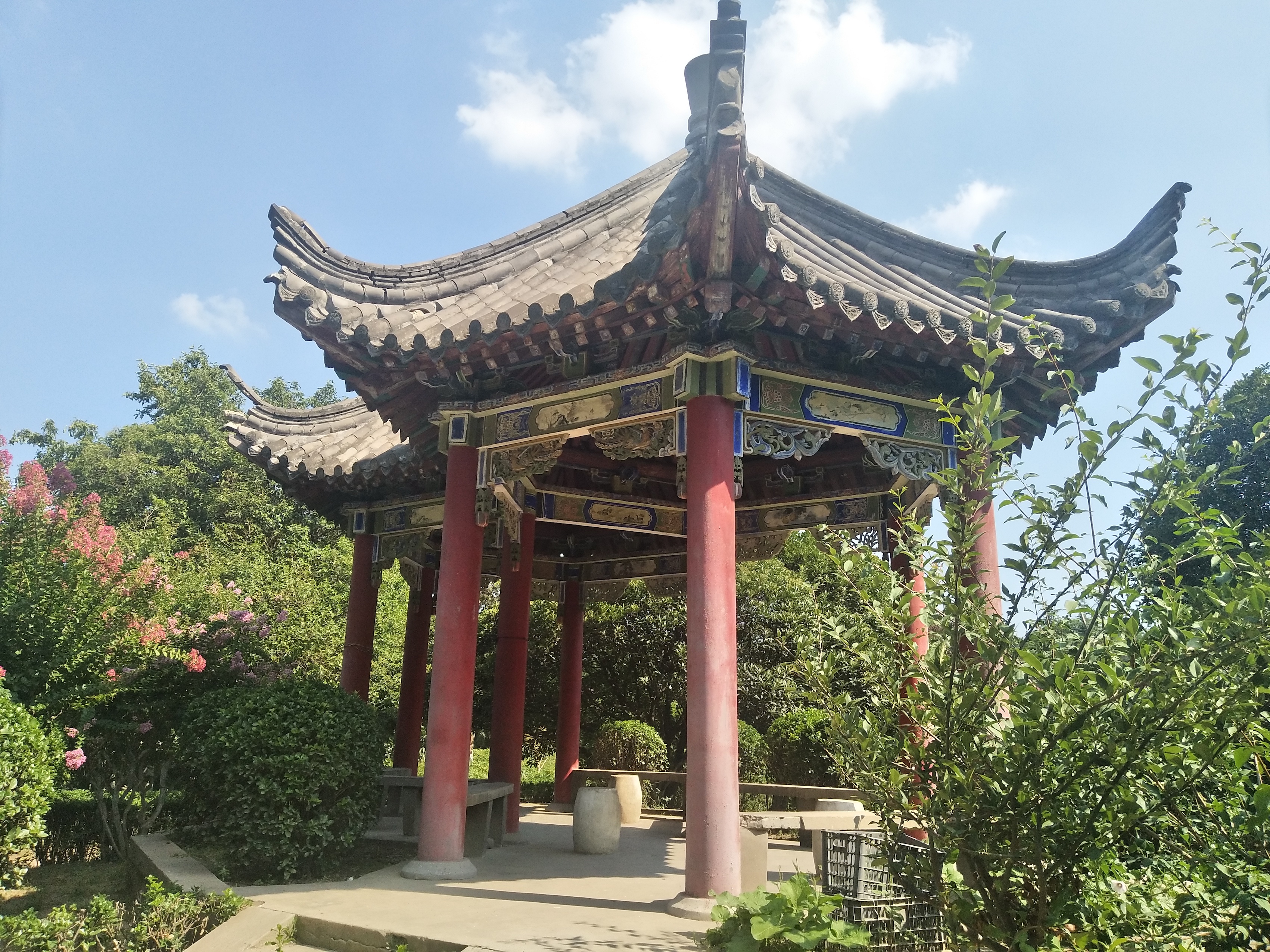  p>禹王台公园位于中国河南省 a target="_blank" href="/item/开封市