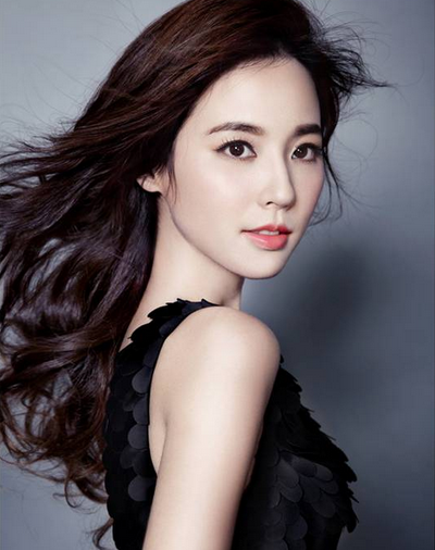  p>吴佳尼,1983年2月22日出生,毕业于 a target="_blank" href="/item