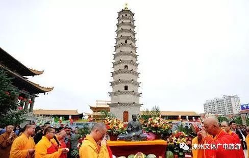 鸠摩罗什所携旃檀瑞像：释迦牟尼佛传世真容(有摹图)_百科TA说