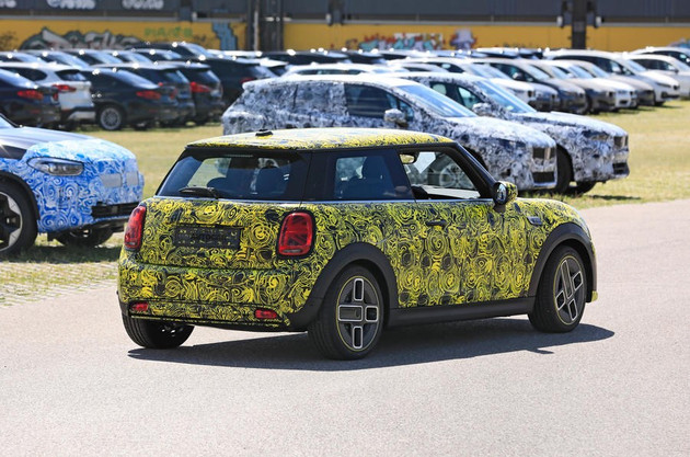 2021款MINI纯电车型谍照曝光 疑似下一代插电混动版车型_百科TA说