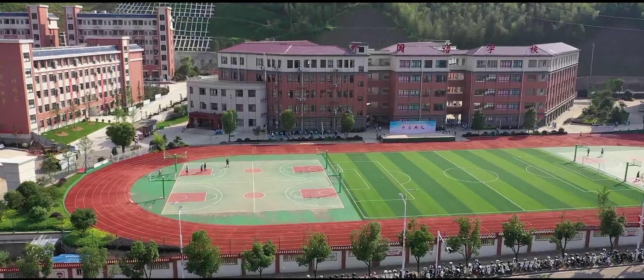 建阳外国语学校