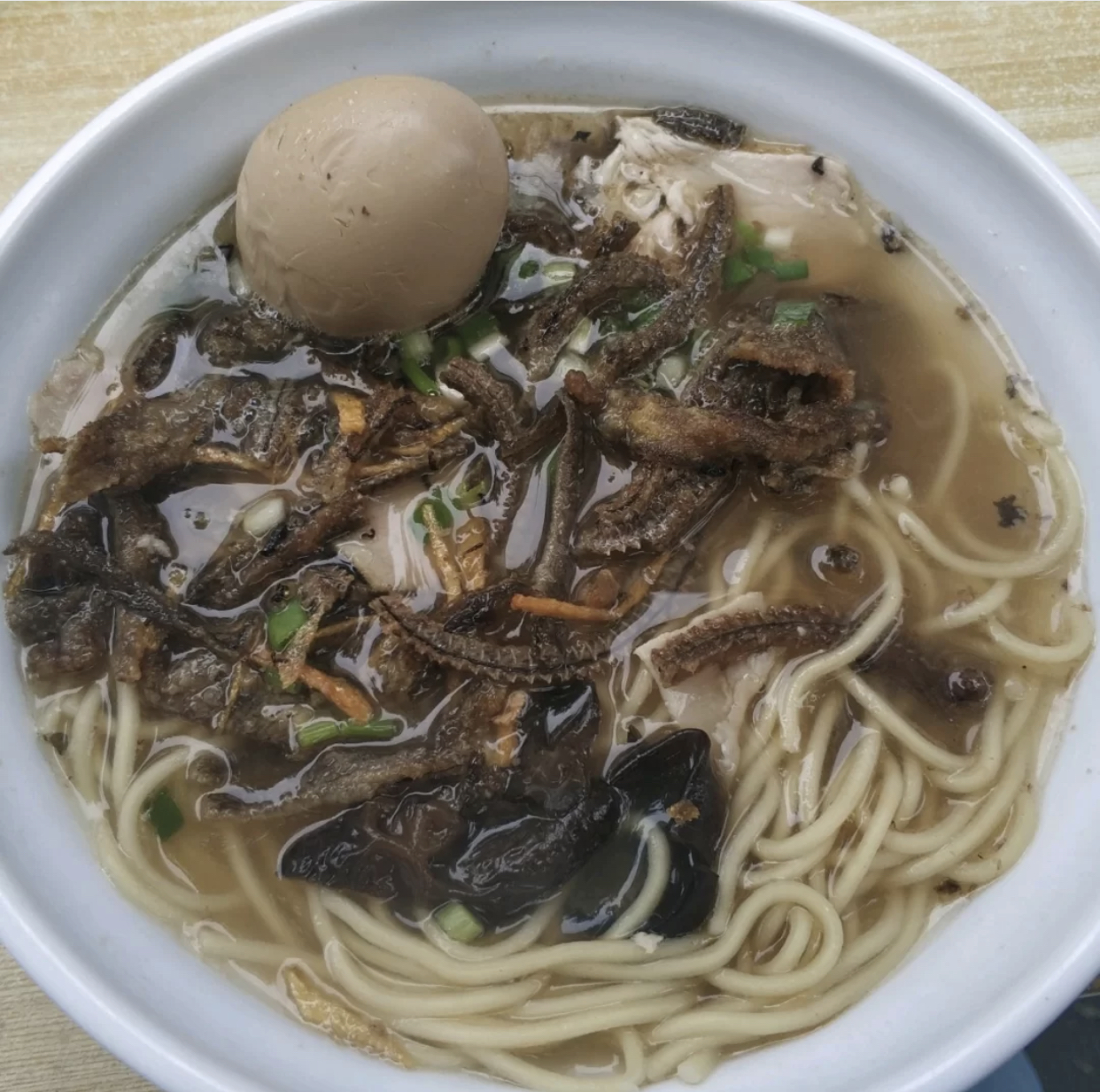 因为在沙市这地方,除了"大连面",还有"中连面"呢. /p>