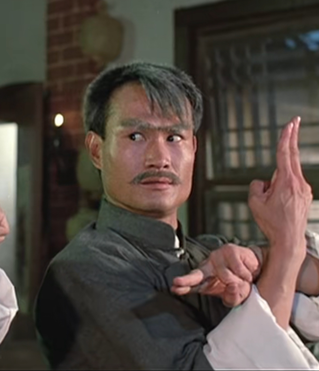 《僵尸先生》中登场的人物角色,扮演者是 a target="_blank" href="