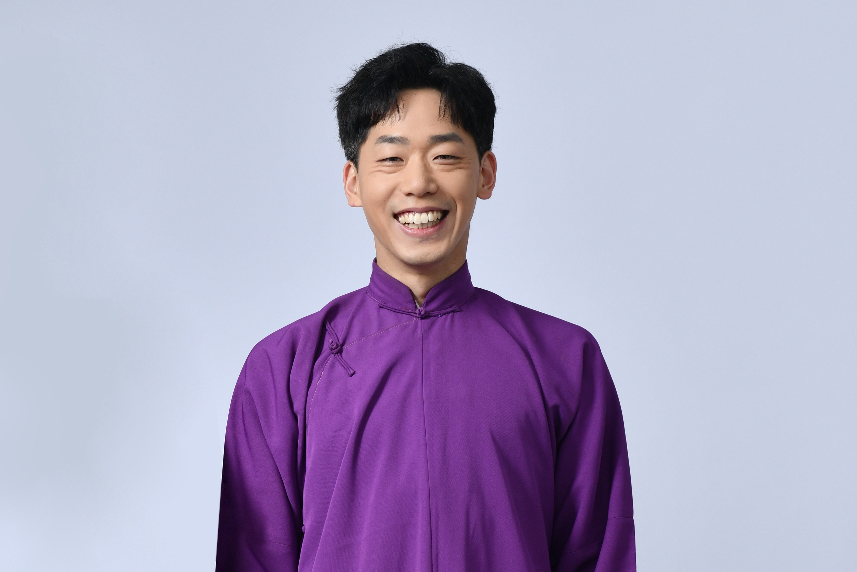  p data-id="gncpc098uh">李丁,出生于中国,中国内地相声演员, span