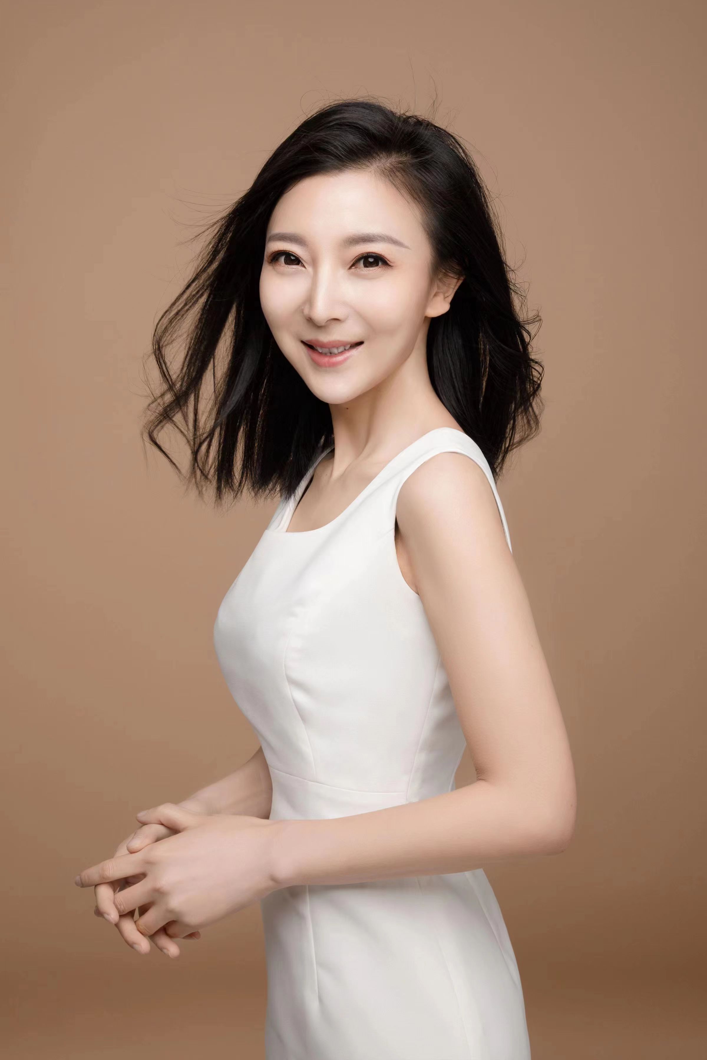 刘雯,女, span class="ref" data-ctrid="tz9vdf3jo12x">毕业于 /span