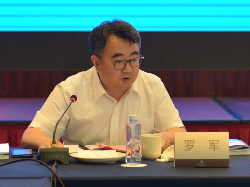  p data-id="tff6zjittg1i">罗军,现任广西壮族自治区农村信用社联合