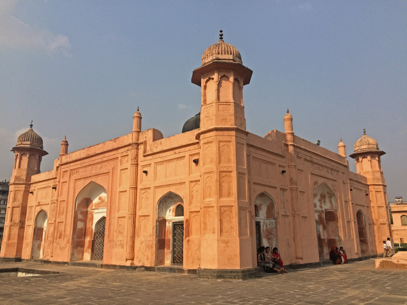 位于孟加拉国东南部,包括吉大港区和博里萨尔区大部,达卡区南部. /p>