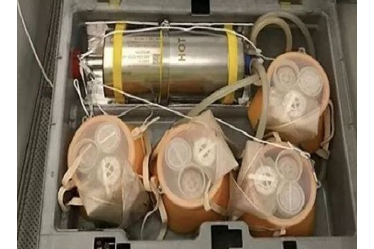  p data-id="gnwwwnk7i9">pbe是呼吸防护设备,是民航飞机上的机组救生