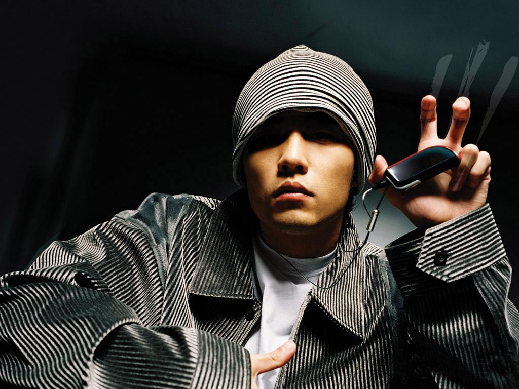 ,1979年1月18日出生于台湾省新北市,祖籍福建省