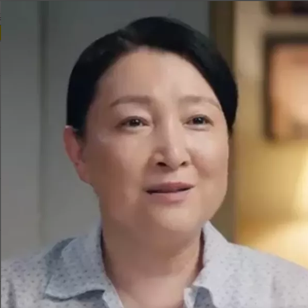  p>李爱玲,当代都市剧《亲爱的孩子们》中的角色,由杜鹤饰演. /p>