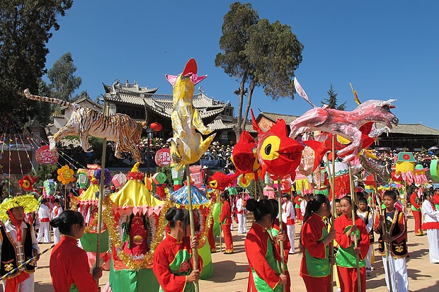  p>正月十五闹花灯,是 a target="_blank" href="/item/弥渡/740622"