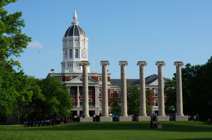  p>密苏里大学(university of missouri),简称um,1839年创建于密苏里