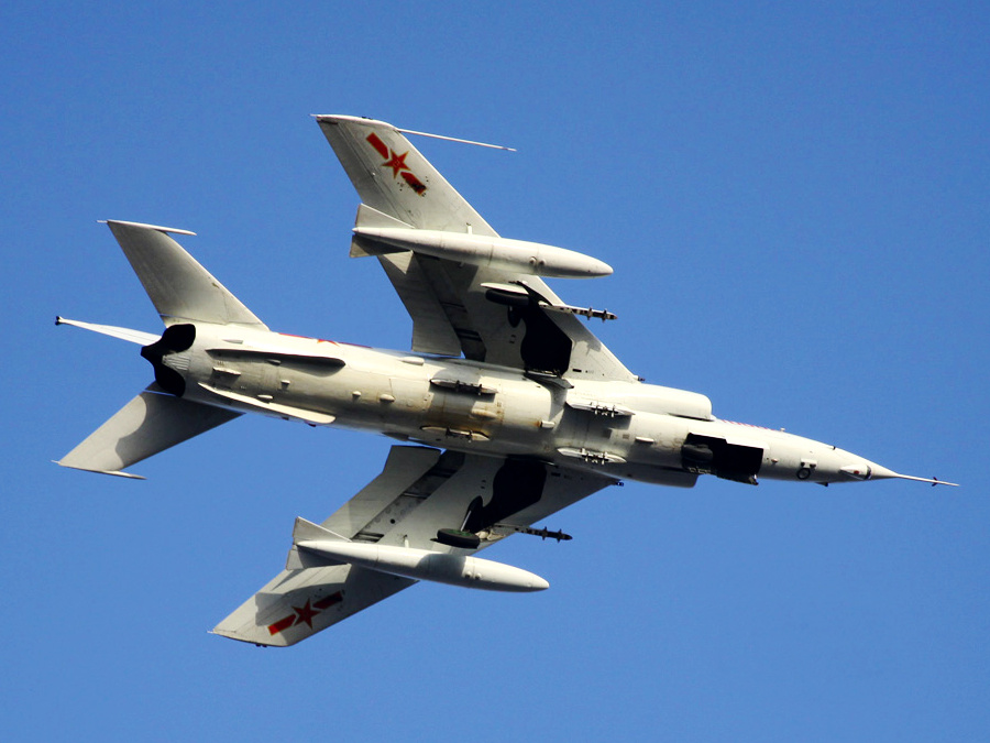 q-5或a-5,北约代号:fantan,译文:番摊)强击机,是20世纪50年代末期中国