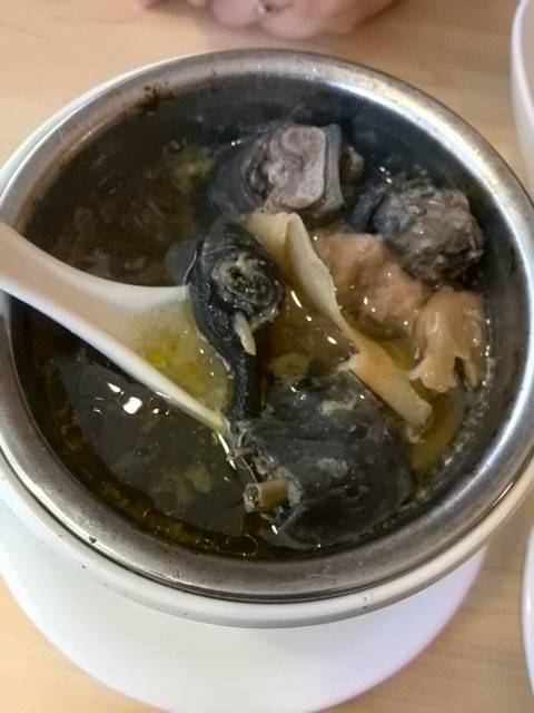 西洋参炖乌鸡汤