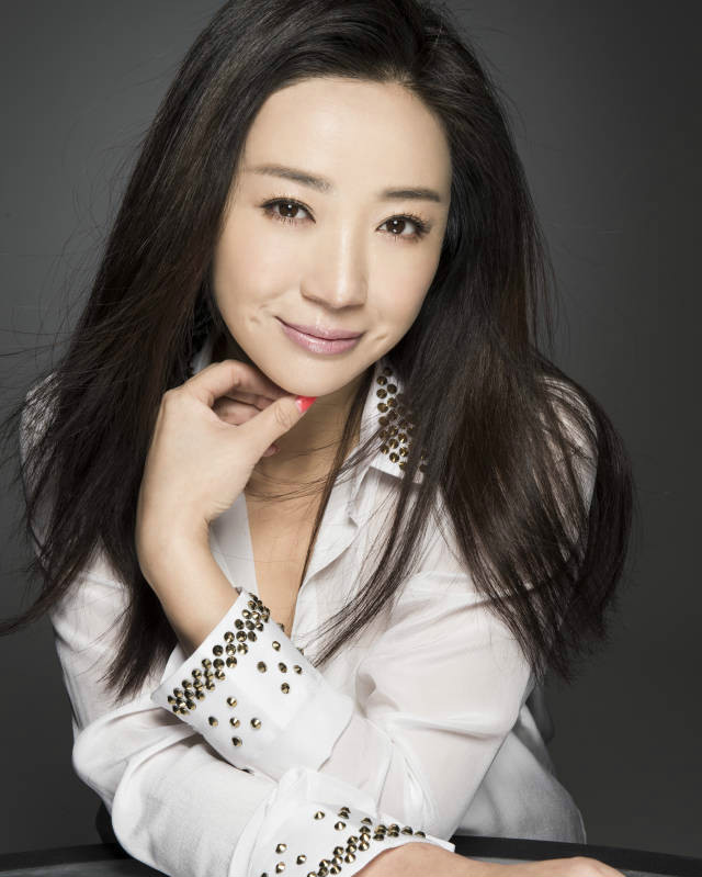 程实,出生于黑龙江,毕业于中国传媒大学,中国内地女演员