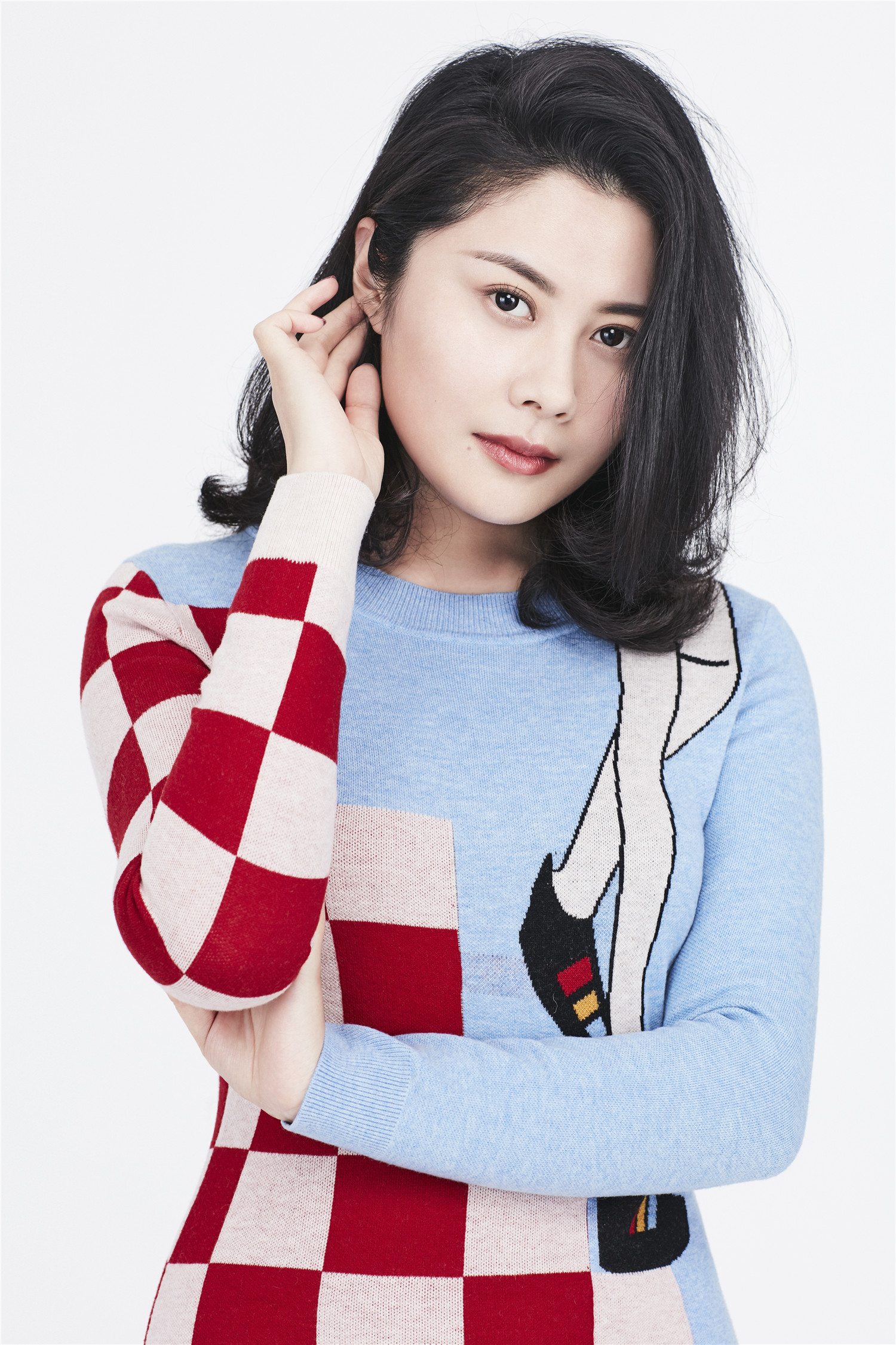  p data-id="gnasvblskw">李洋,曾任中国网出镜记者,新华网主持人