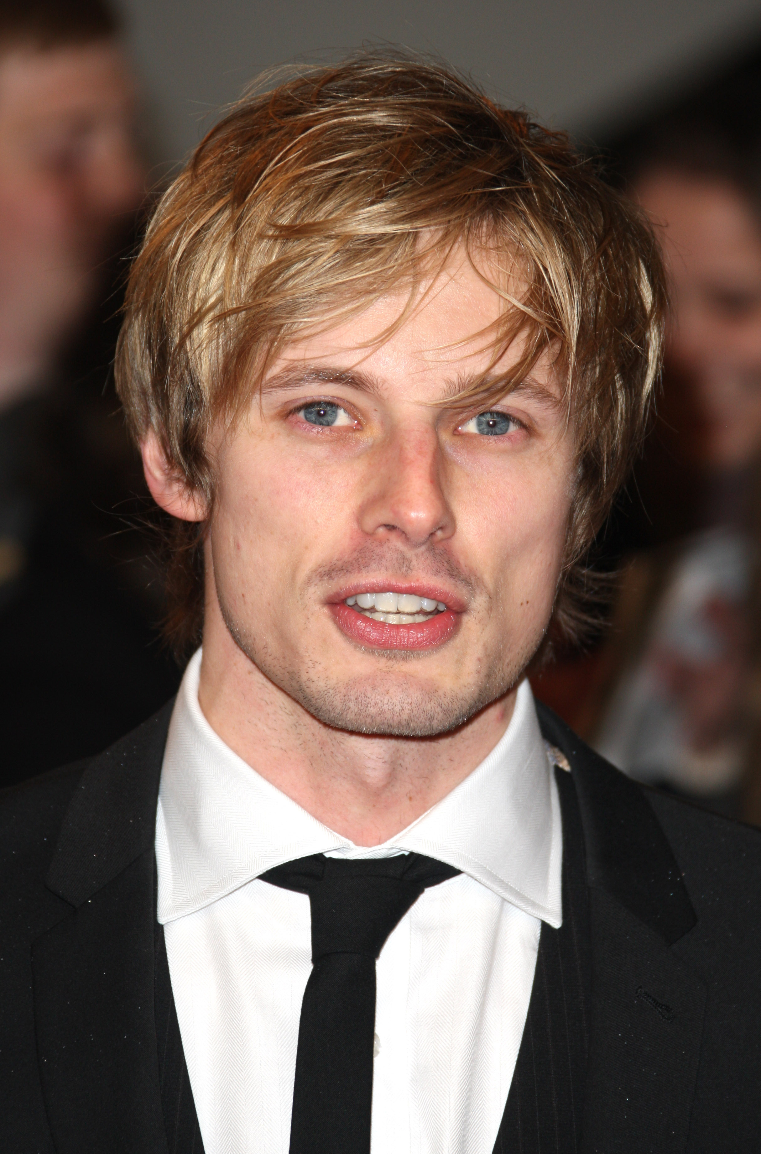  p>布莱德利·詹姆斯(bradley james),1983年10月11日在埃克塞特出生