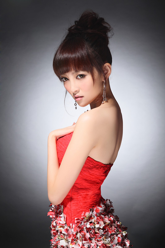  p>韩放,新生代主持人,歌手,毕业于重庆大学本科, a target="_blank"