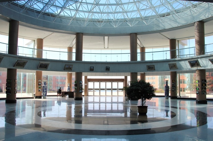 ">哈尔滨理工大学 /a>的四个校区(西区,南区,东区,荣成校区)之一,在