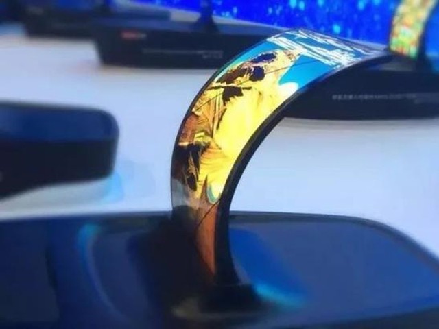 p>柔性显示器是由柔软的材料制成,可变形可弯曲的显示装置.