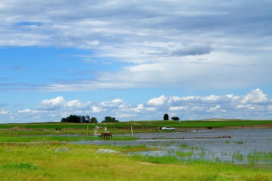  p>七仙湖草原,位于 a target="_blank" href="/item/阿尔山/1389001"