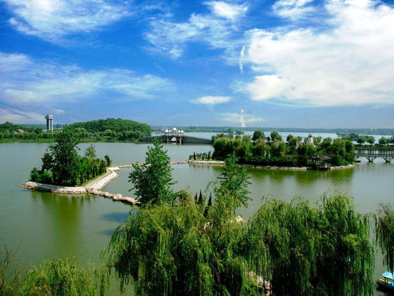 市东南的 /span> a target="_blank" href="/item/颍上县/1613088"