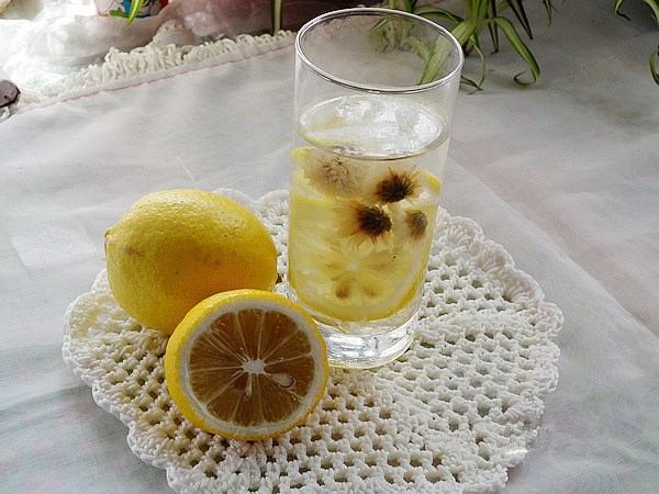 蜂蜜柠檬菊花茶