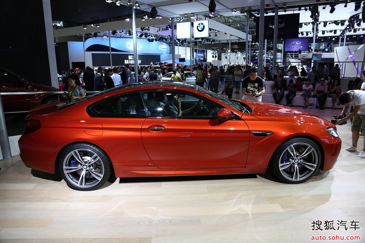 宝马m6跑车