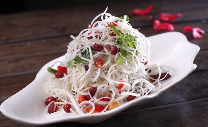 data-lemmaid="928021">白萝卜 /a>是一道菜品,主料是白萝卜,配料是 a