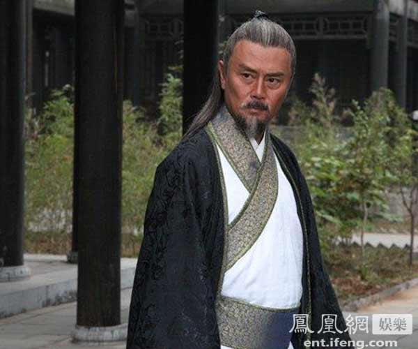 薛衣人