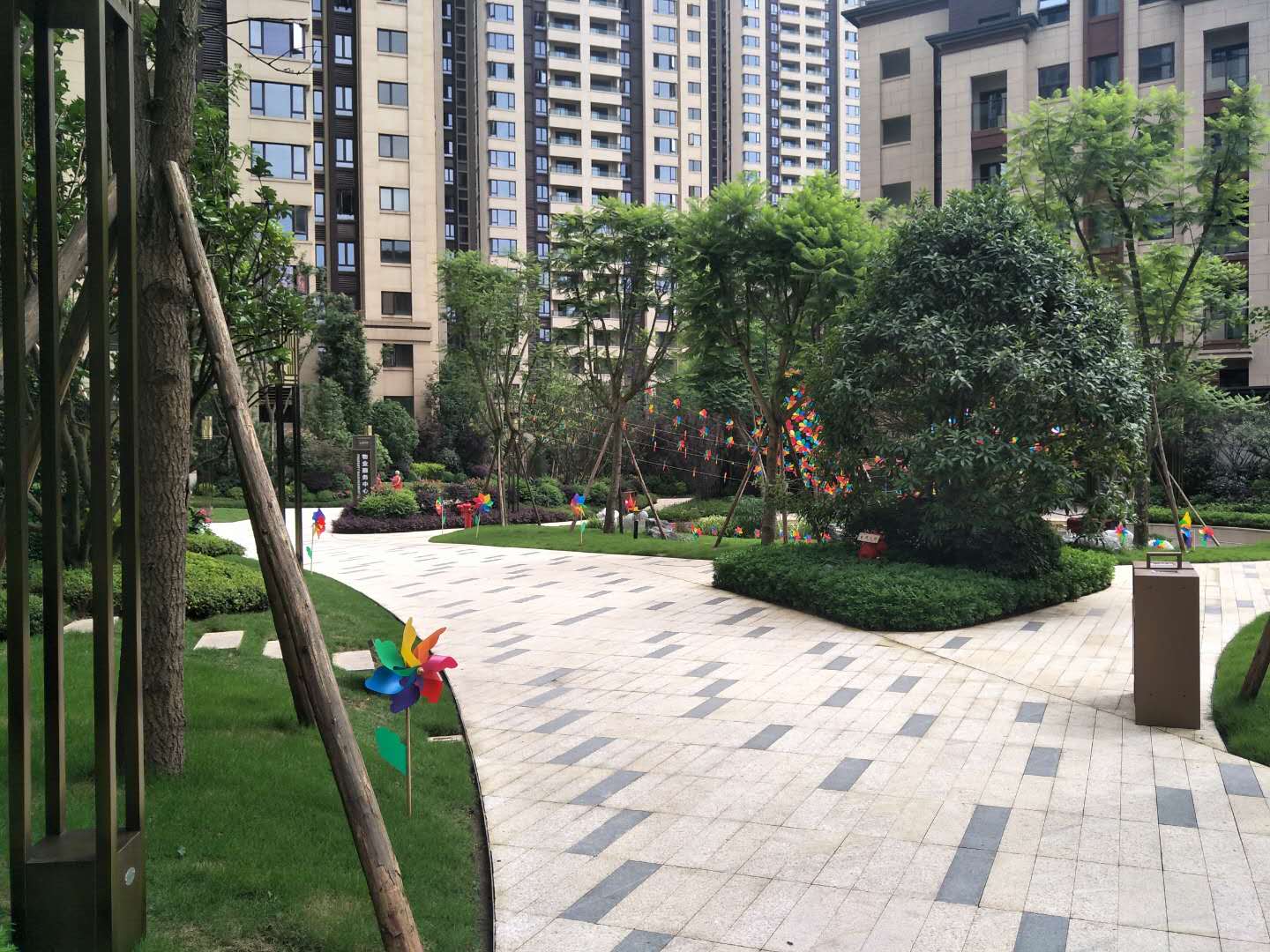  p>华侨城云溪别院位于重庆市渝北礼嘉,由 a target="_blank" href="