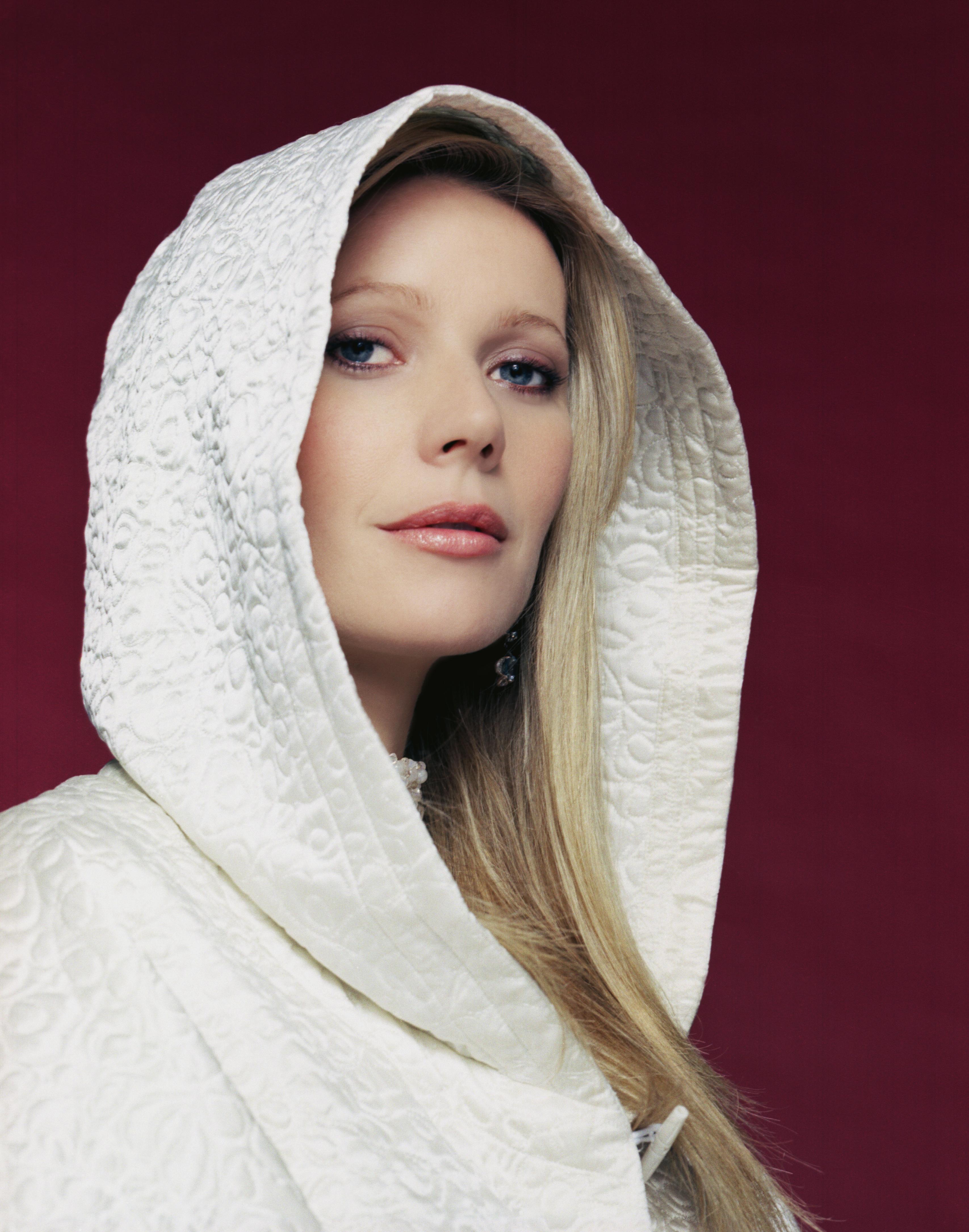  p>格温妮斯·帕特洛(gwyneth paltrow),1972年9月28日出生于美国加