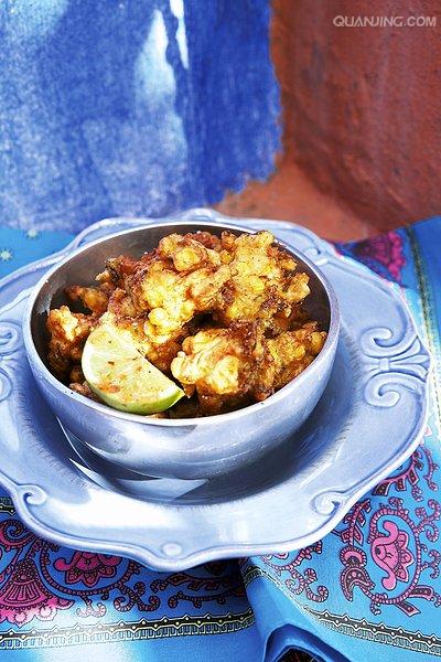  p>油条,又称馃子,是一种古老的汉族面食,长条形中空的 a target="